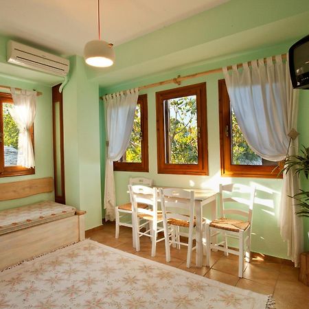 Victoria's Guesthouse Damouchari Eksteriør billede